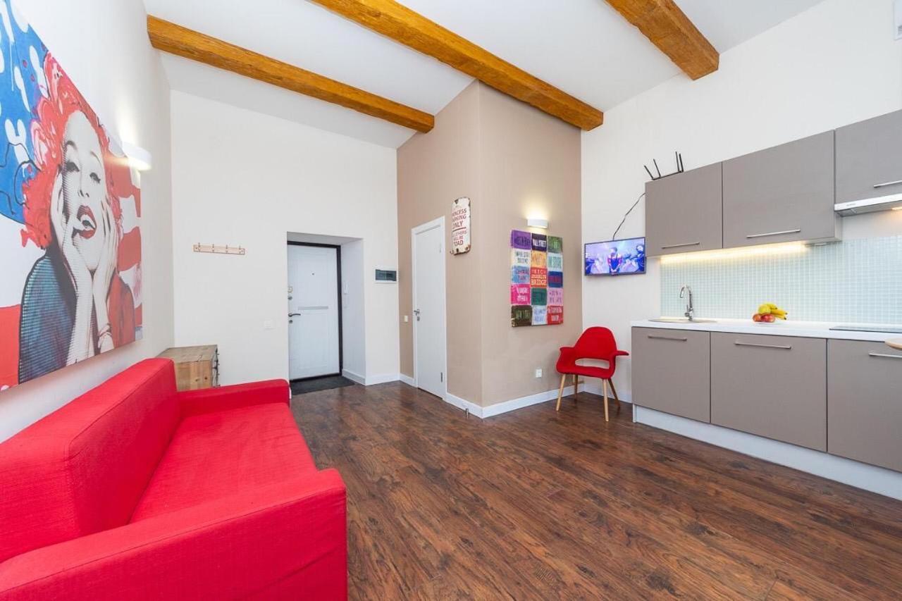 Alex Apartments Near Kreshatik St Kiev Bagian luar foto