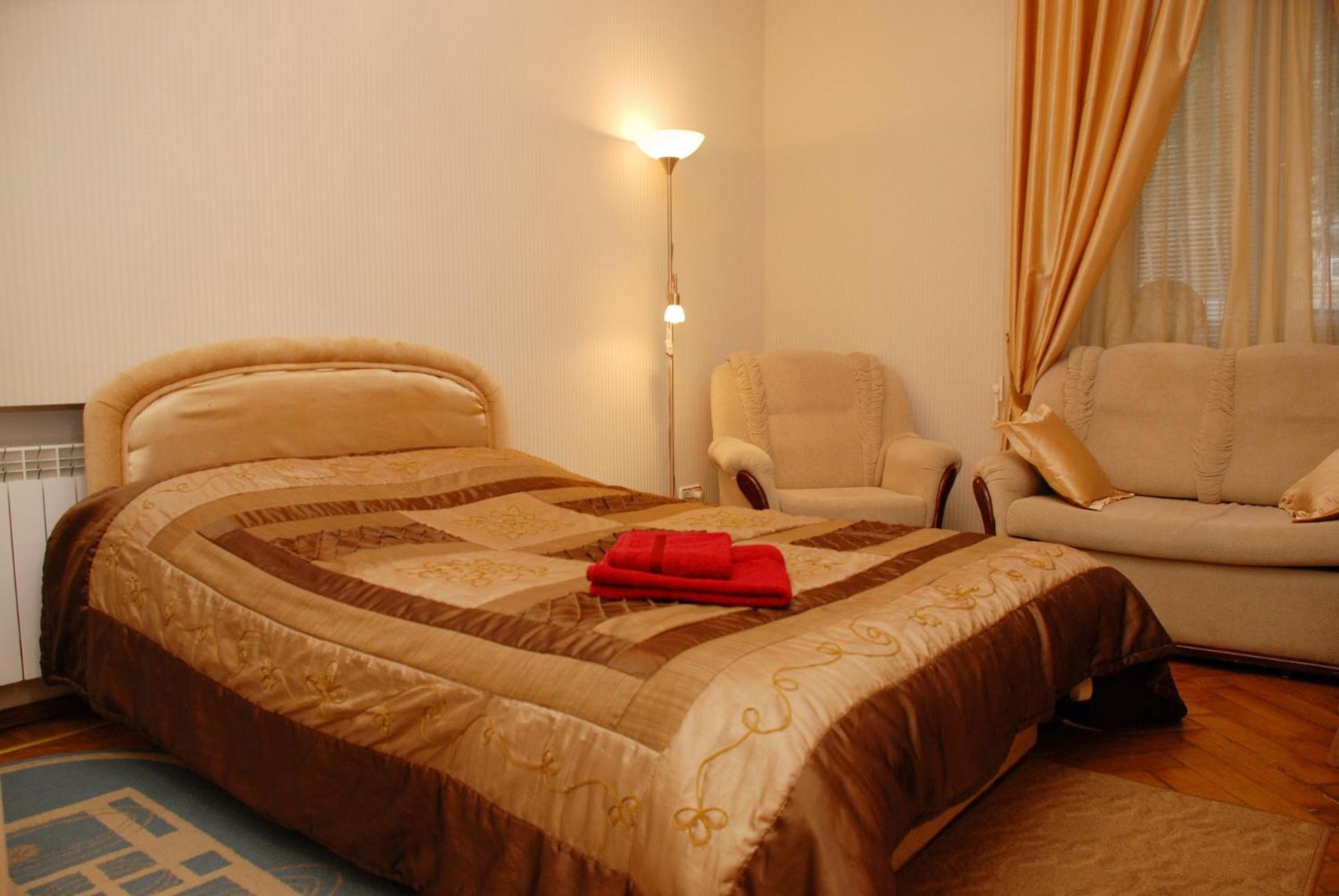 Alex Apartments Near Kreshatik St Kiev Bagian luar foto